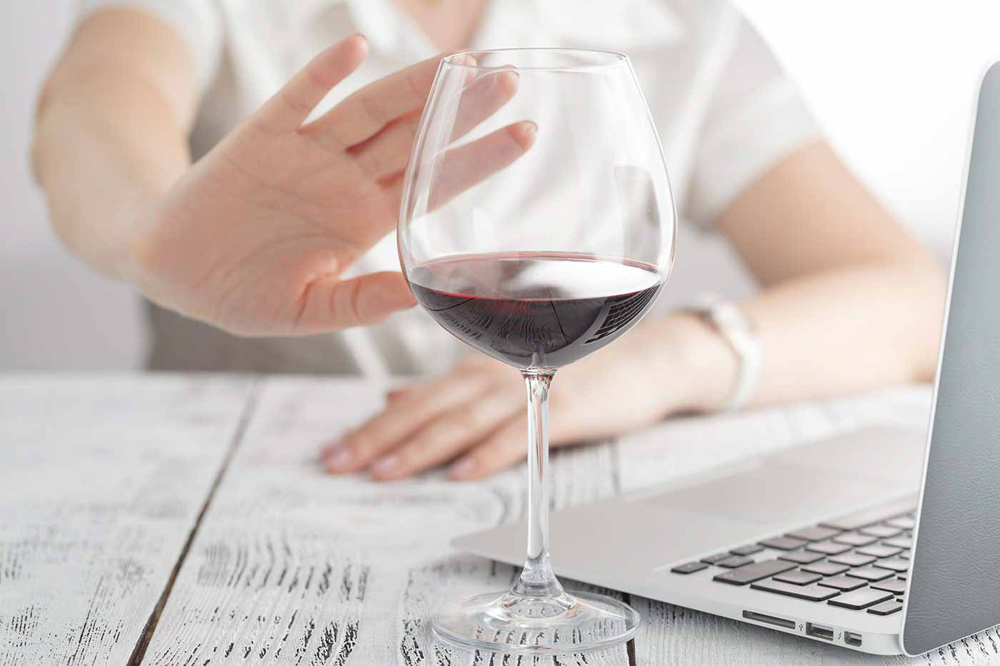 Популярный миф о пользе красного вина развеян