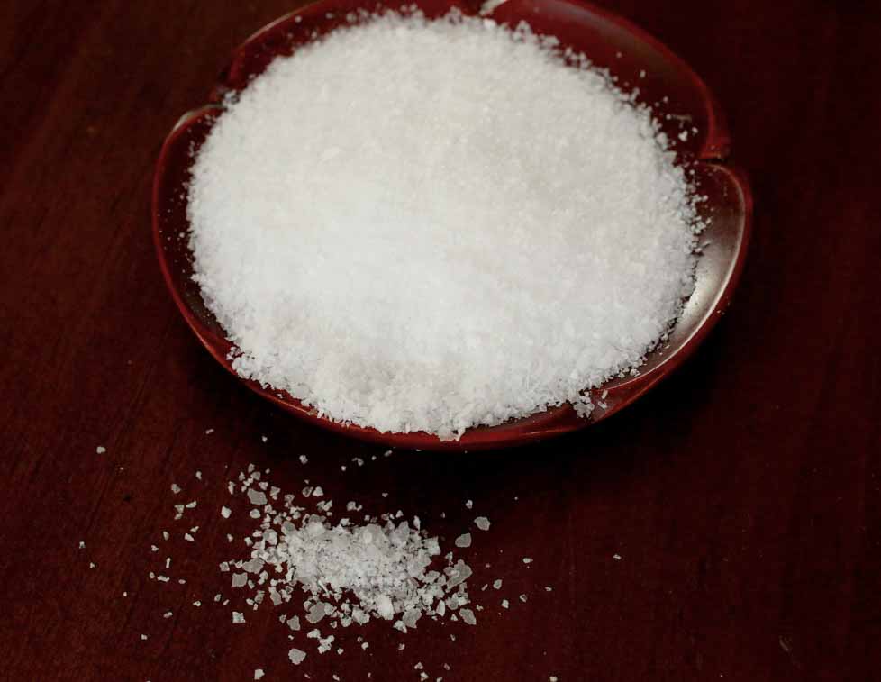 Терапевт назвал девять причин перестать есть соль
