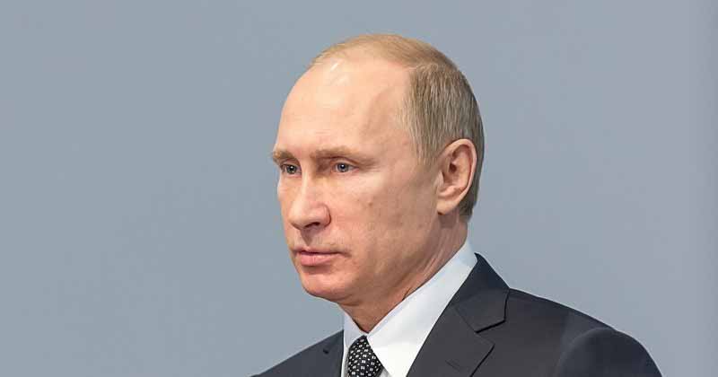 Владимир Путин перешел на удаленную работу