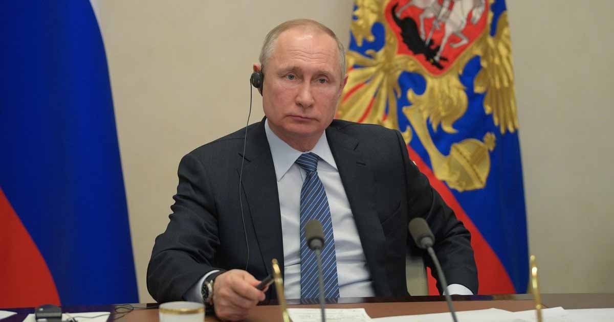 Владимир Путин продлил нерабочие дни до конца апреля
