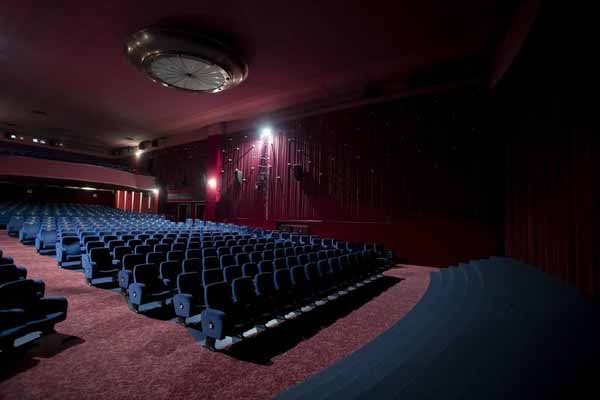 Кинотеатры пусты