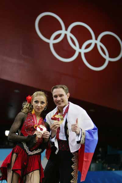 В паре с Романом Костомаровым Навка завоевала золото на Олимпиаде