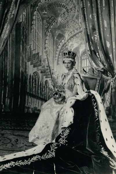 Коронацию Елизаветы II смотрели по телевизору 27 миллионов человек