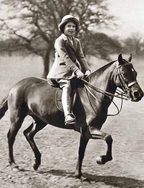 Принцесса Елизавета Александра Мария обожала лошадей с детства