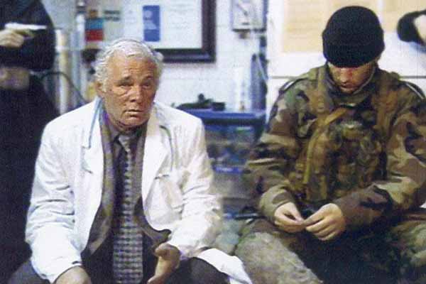В 2002 году Леонид Рошаль оказал помощь заложникам, захваченным террористами на Дубровке