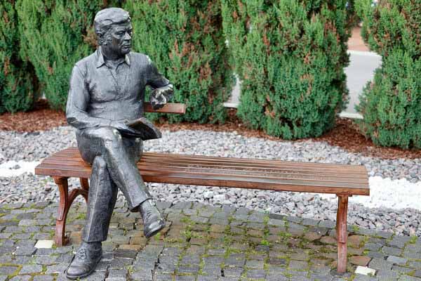 В литовском городе Друскининкай воздвигнут памятник выдающемуся артисту