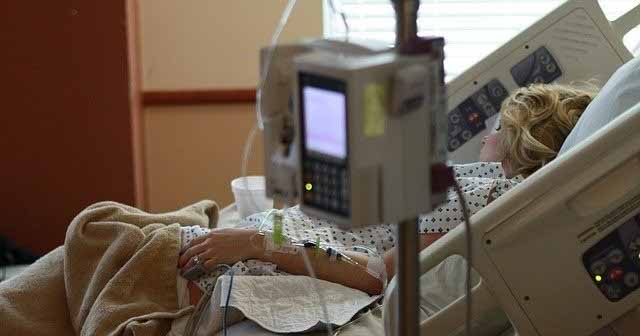 Пациенты с коронавирусом, связанным с искусственной вентиляцией легких, погибли в санкт-петербургской больнице на пожаре