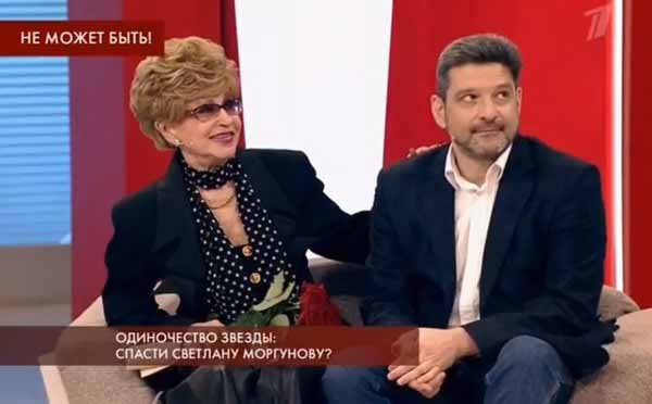 Максим всегда заботился о своей матери