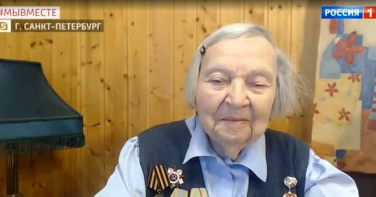97-летний петербуржец встретился с семьями погибших врачей, которым была оказана помощь
