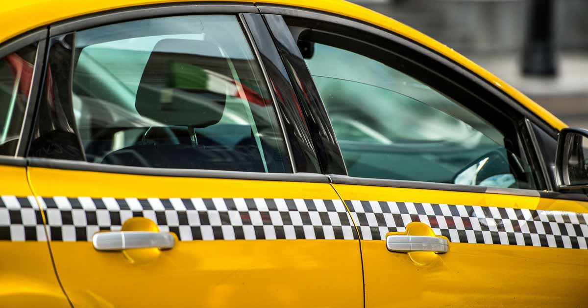 Таксист спас москвич от насильников