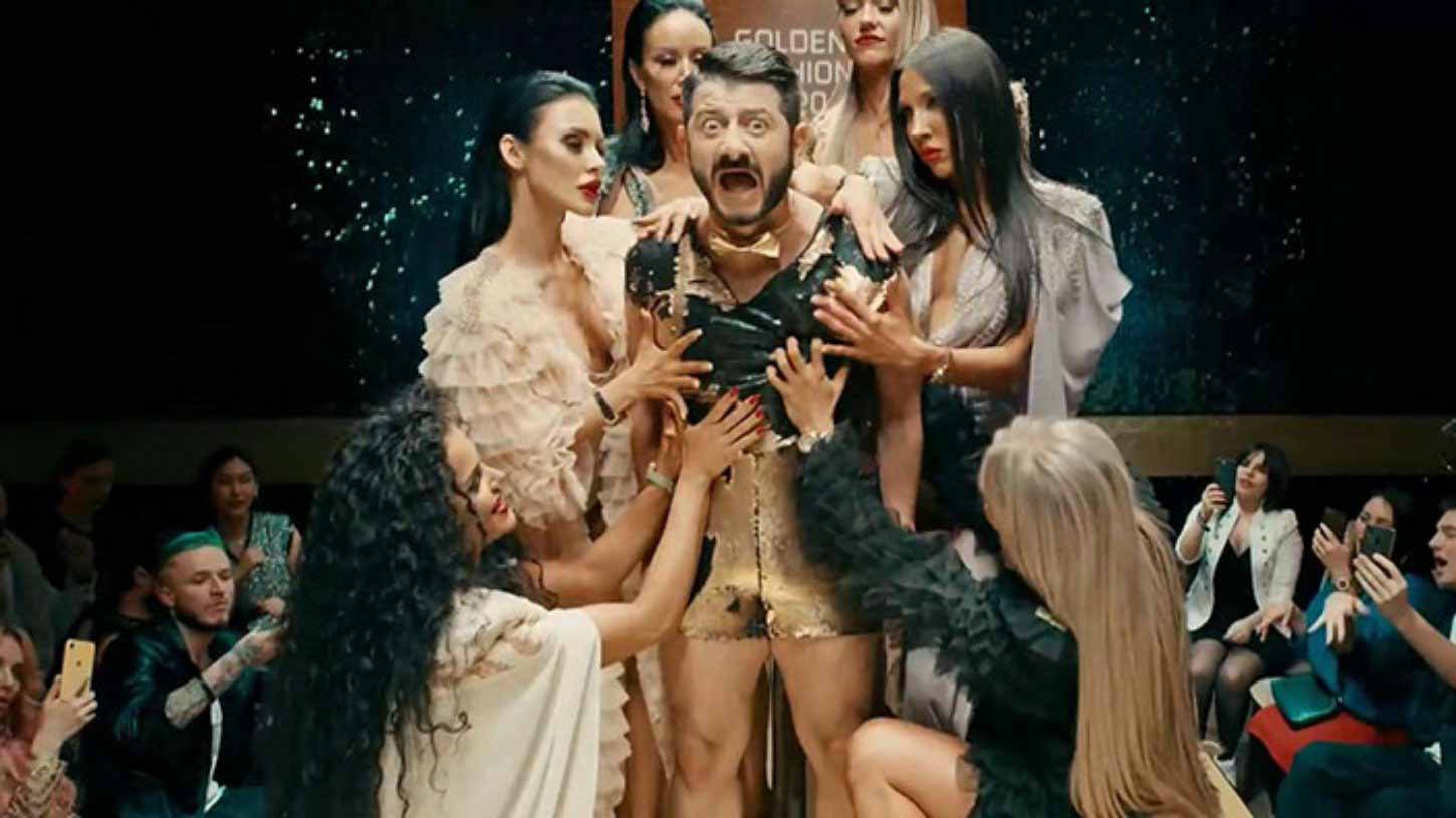 Галустян в образе Супер Жорика представил клип на песню «Золото»