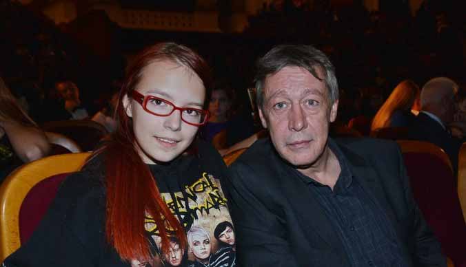 Дочь Михаила Ефремова призналась, что хотела покончить с собой