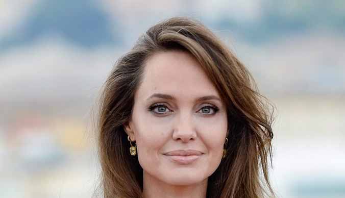 Анджелина Джоли запретила Брэду Питту водить детей на встречи с Дженнифер Энистон
