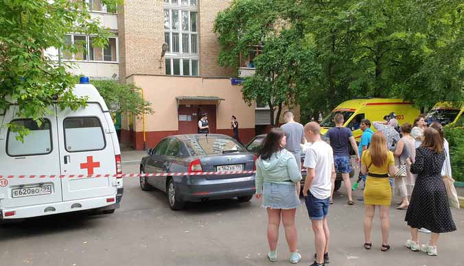 Пострадавшие пытались спрятаться в ванной: картина страшной бойни в московской квартире