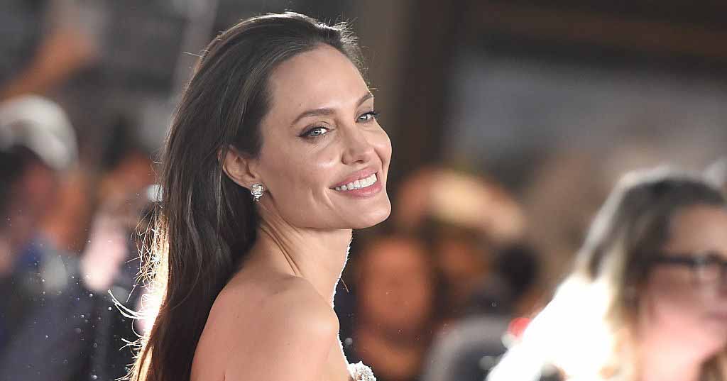 Измена и нанесение увечий: о чем Анжелина Джоли молчит?