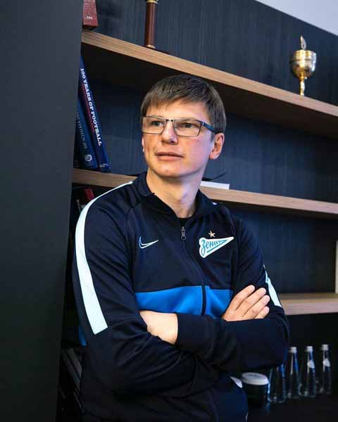 Футболист уверен: Юлия требует от него слишком многого Футболист уверен: Юлия требует от него слишком многого