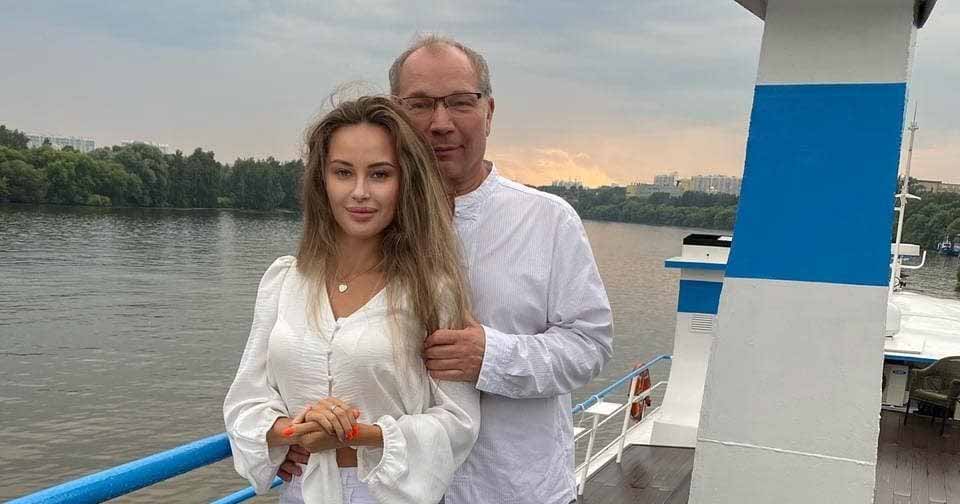 Пианист Юрий Розум отреагировал на слухи о романе с подругой своего сына Наташей Королевой