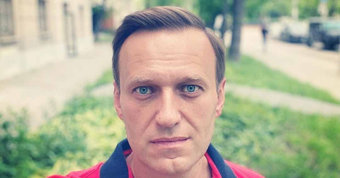 Алексея Навального подключили к аппарату искусственной вентиляции легких