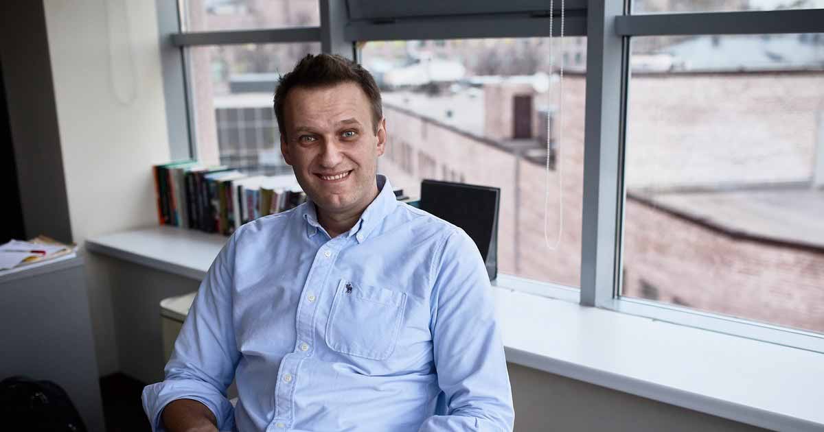 Врач Навального оправдался за старую больницу в Омске и задержку вывоза за границу
