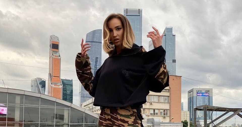Ольга Бузова вступилась за мальчика с ДЦП, которому не разрешили сфотографироваться с классом