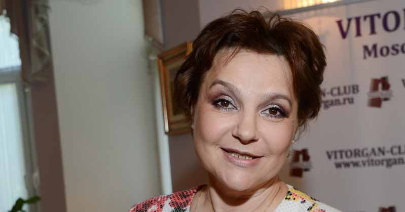 Звезда сериала «Простые истины» Елена Молченко рассказала, почему так и не стала мамой.