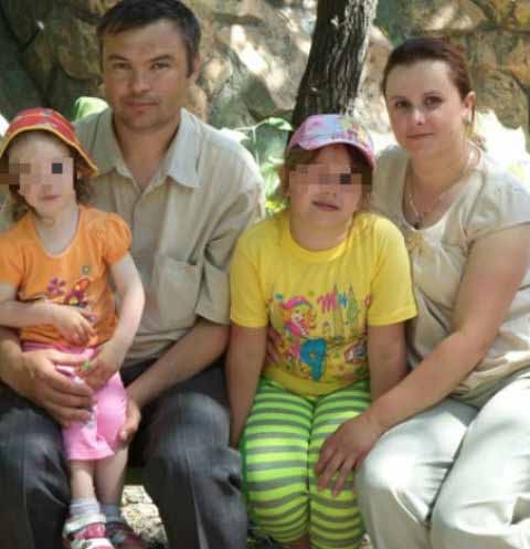 Валентина Сапрунова с детьми и бывшим мужем
