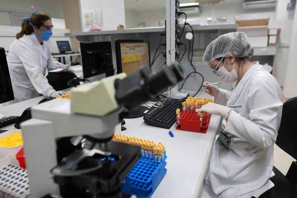 Ученые всего мира работают над созданием эффективной вакцины.
