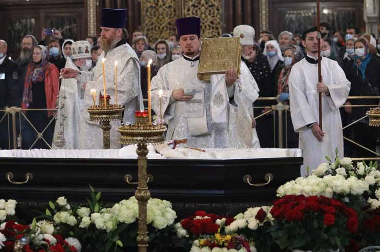 Похороны Смирнова прошли в соответствии со всеми православными традициями.