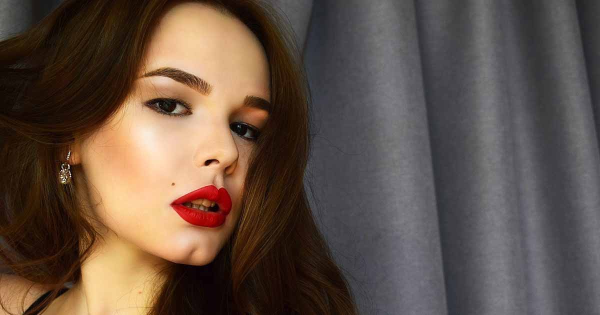 Горячие и яростные: самые роковые женщины по знаку зодиака