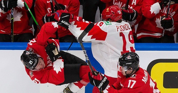 «Красная машина» сломалась.  Россия проиграла Канаде в полуфинале молодежного чемпионата мира по хоккею