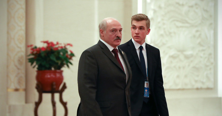 Коля Лукашенко: «Я играю на фортепиано.  Для дамы сердца есть особый репертуар »