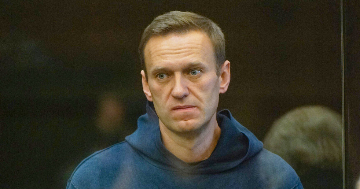 Алексей Навальный приговорен к 3,5 годам лишения свободы