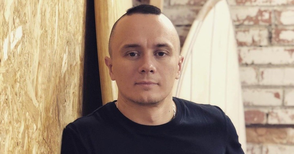 Соболев омыл ягодицы обнаженному мужчине, а Дорохов проклял себя.  Комментарий к дикой проблеме