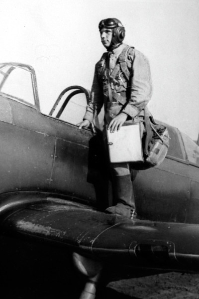 Гагарин полюбил профессию летчика