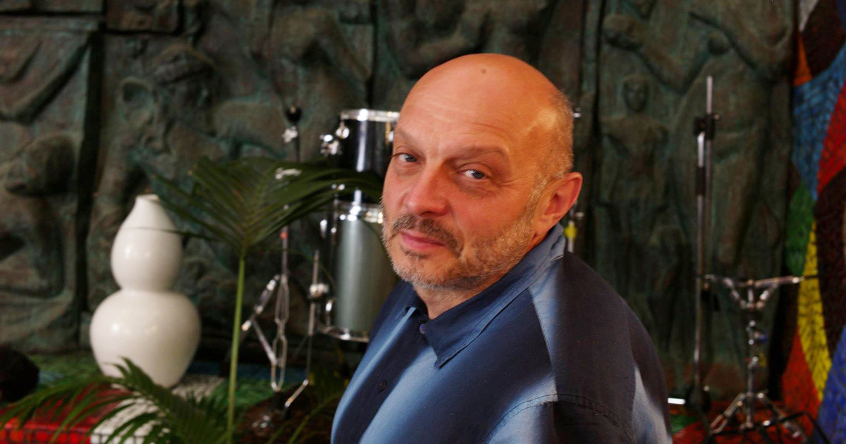 Григорий Лепс пришел проститься с основателем группы «Звуки Му» Александром Липницким.