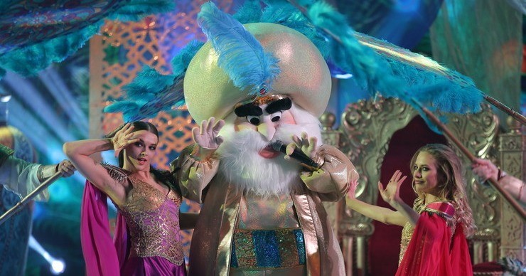 «Какой шутник!»: Бедрос Киркоров в костюме султана произвел фурор на шоу «Маска»