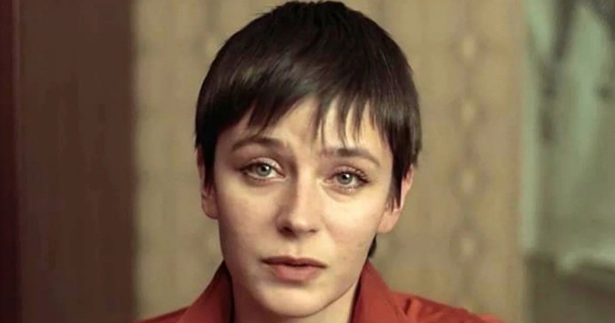 Звезда фильма «Зимняя вишня» Елена Сафонова госпитализирована с воспалением легких.