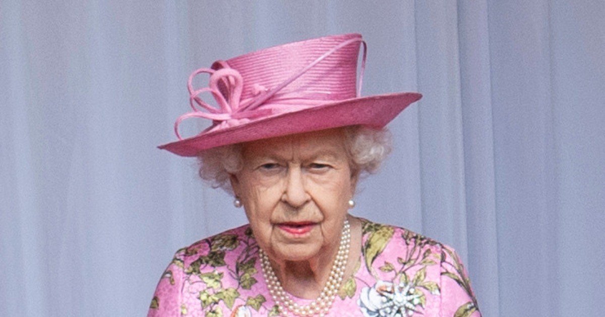 Елизавета II подала в суд на принца Гарри и Меган Маркл