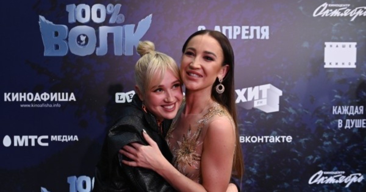 Сексуальные телочки в бежевом.  Ольга Бузова повторила образ Клавы Коки