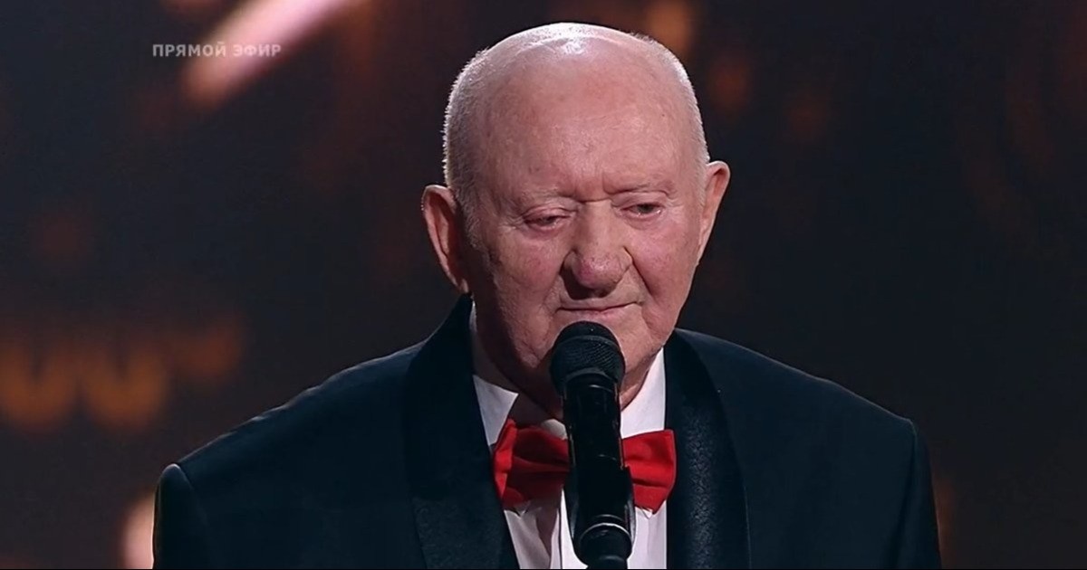 97-летний победитель шоу «Голос 60+» не может получить отведенную ему квартиру.