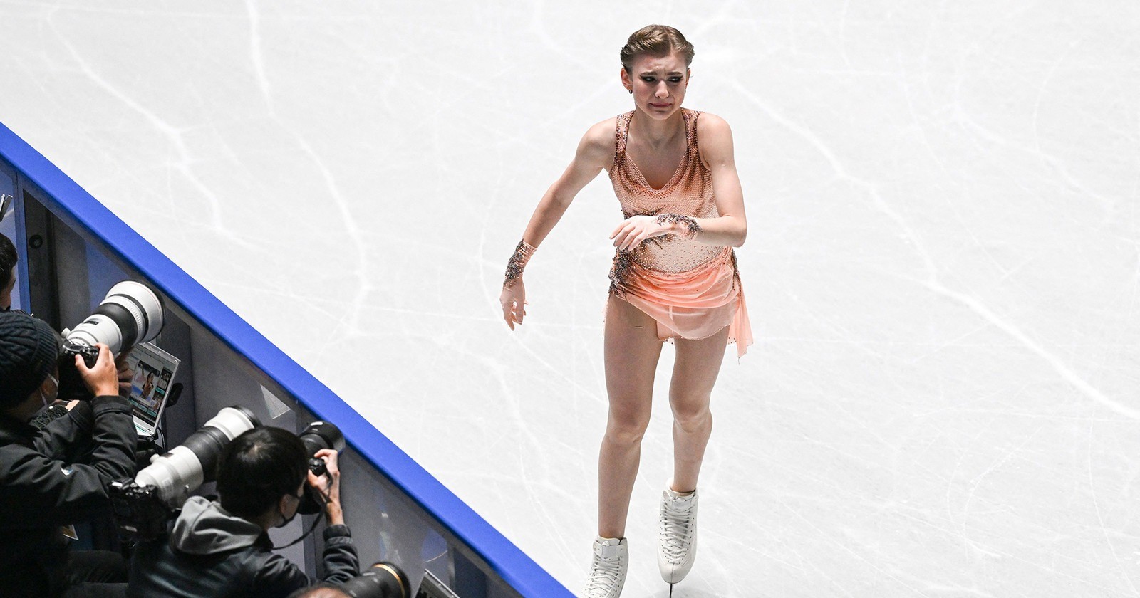 Драма на льду!  Рыдающую фигуристку Дарью Усачеву унесли на руках с большими соревнованиями