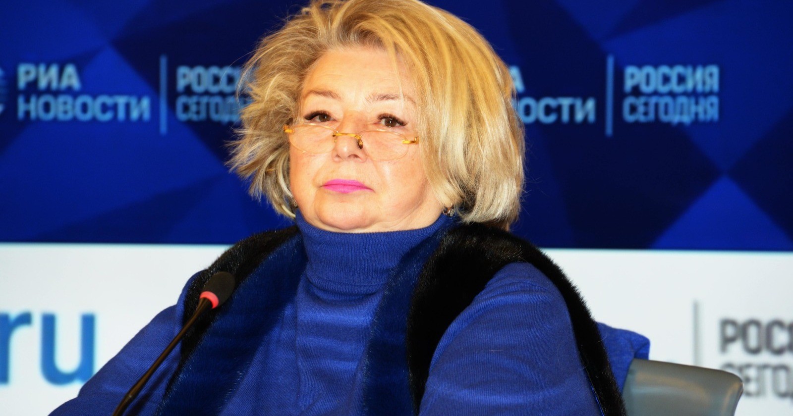 Давление и боли в груди.  Татьяне Тарасовой вызвали скорую помощь