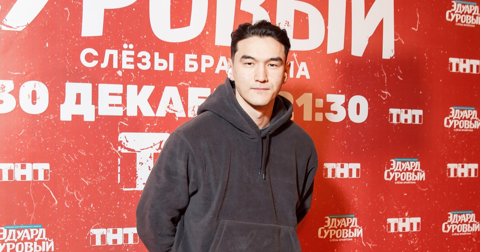 Жена терпит сексистские шутки, а гостей «БВД» - унижения.  Чем переборщил Нурлан Сабуров