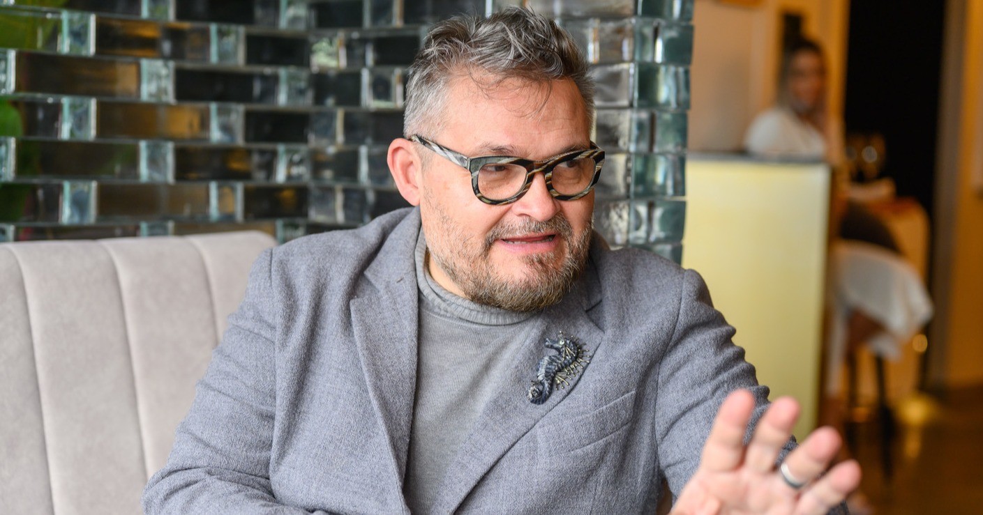 Золото, тигровый принт и офисный стиль.  Александр Васильев рассказал о трендах на 2022 год