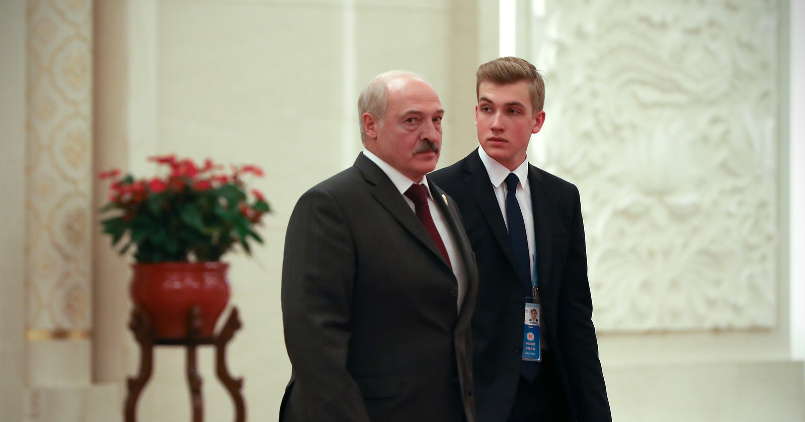 «Положу себе на лоб»: российские фанаты пищат от новых фото сына Лукашенко