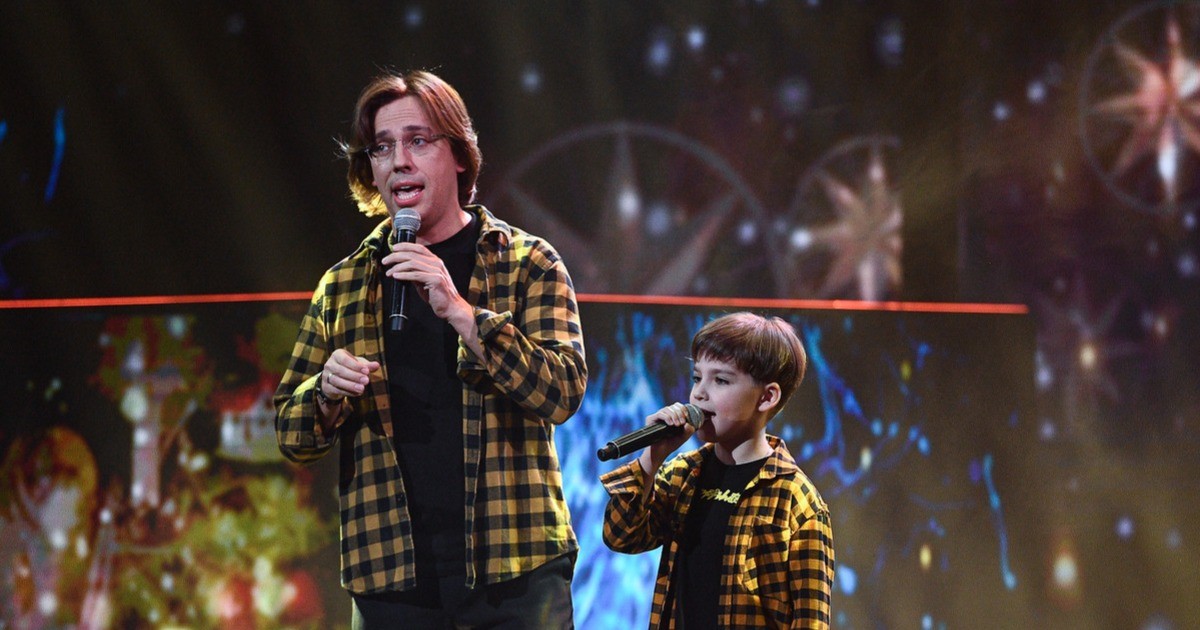 В шоу «Две звезды.  Отцы и дети », на большой сцене состоялся дебют сына Максима Галкина.