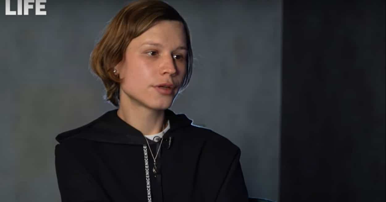 Жена пограничника Чумакова, решившего сменить пол, лишает его родительских прав