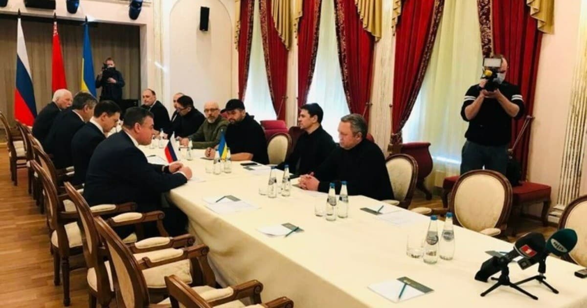 Чем закончились первые переговоры между Россией и Украиной?
