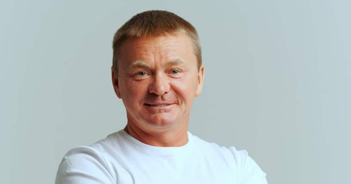 Участник «Звезд в Африке» Владимир Сычев о сравнении с Малафеевым и скандалах Вали Карна.val