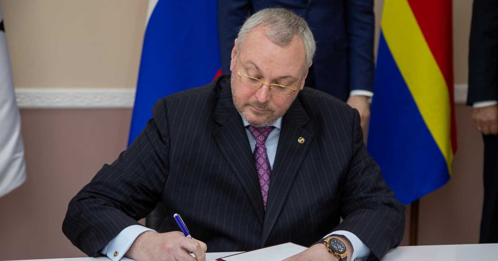 Видео из квартиры, где бывший вице-президент Газпромбанка ночью убил спящих жену и дочь